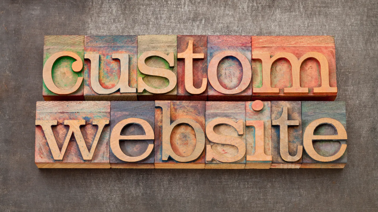 Site Custom vs WordPress în 2026: Ce Alegi?